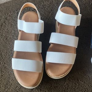 Womens platform sandals. Size 8